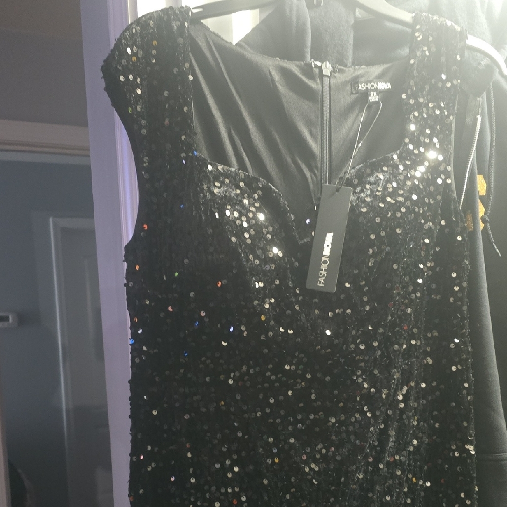 Fashion Nova Glittering Black Sequin Velvet Dress. Size 2x. Never Worn